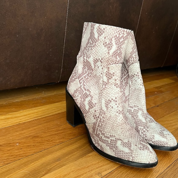 Dolce vita snakeskin booties - Picture 6 of 6